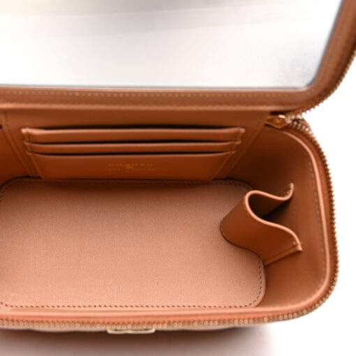 Patent Quilted "Pick Me Up" Vanity Case
